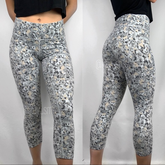 lululemon athletica Pants - Lululemon Wunder Under Crop 21” Gray